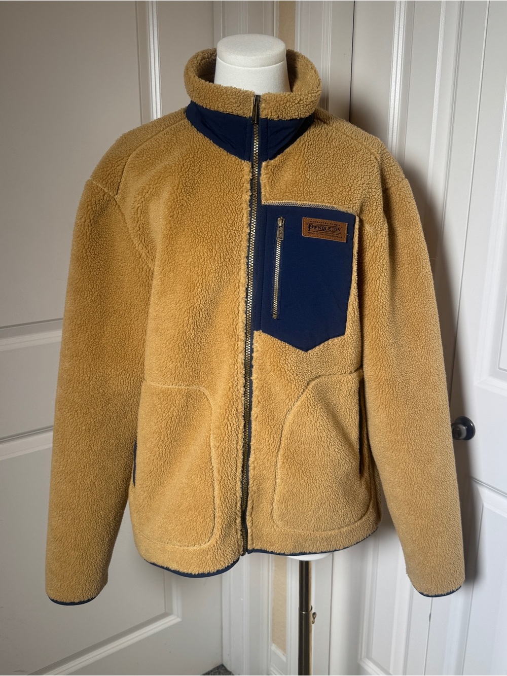 Pendleton Winthrop Berber Fleece Jacket Tan Blue Sherpa Men’s Medium